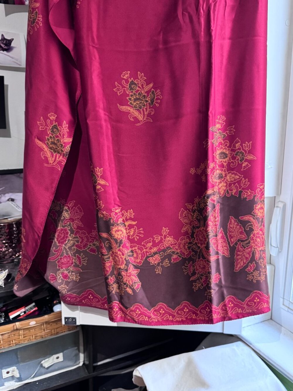 ✨❤️ Rare Vintage Victoria's Secret Floral Shawl Wrap – Timeless Elegance ❤️✨ - Picture 16 of 16